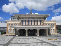 JR奈良駅旧駅舎を活用した観光案内所です
いい建物ですね・・・
初めて奈良駅にきましたので、駅舎と勘違いしました。
