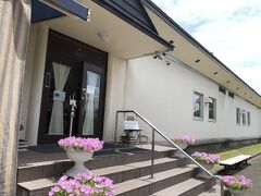 そして甲府での楽しみ、銀座ウエストの工場直売所です。