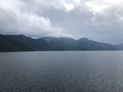 中禅寺湖。遊覧船に乗りました。