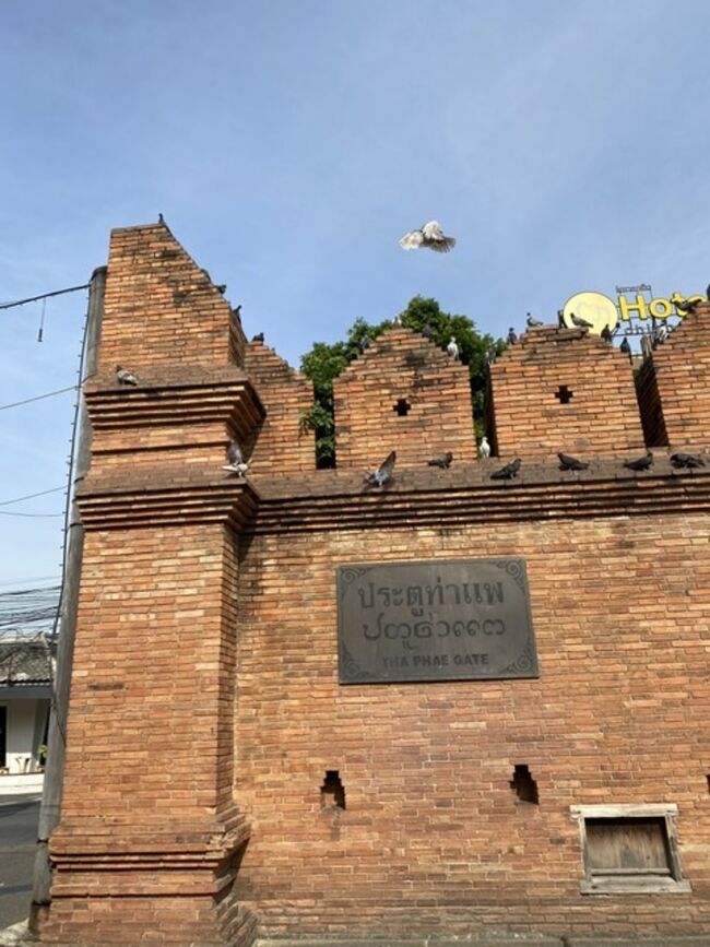 ターペー門にて