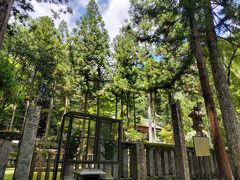 日蓮聖人御草庵跡
ここが草庵あと。四方を柵で囲まれてる