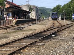 雰囲気のある駅舎と街並み。
GWでなかなかの賑わい。