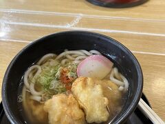 由布院ICの近くの道の駅ゆふいんで
軽い朝食にとり天うどん

衣がべちゃべちゃになるので別々が良いかも・・・
