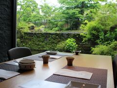 箱根翡翠 日本料理 一游
７時半から、昨夜と同じ個室で朝食をいただきましょう・・