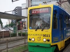 ●市電/鹿児島中央駅前停留所＠JR/鹿児島中央駅前

この路面電車に乗って、天文館方面へ移動しようと思います。