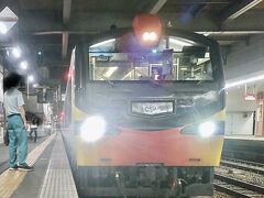 秋田駅に到着しました。
リゾートしらかみ　良い旅でした。