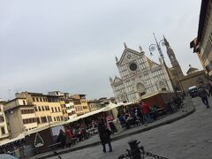 次に訪れたのは、「Piazza di Santa Croce(サンタ・クローチェ広場)」です。