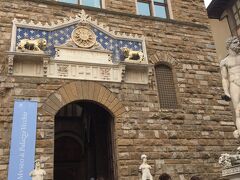 「Palazzo Vecchio(ベッキオ宮殿)」を見学します。