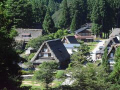 五箇山は同じ世界遺産の合掌造り集落ですが、白川郷と比べるとかなりコンパクトです。
