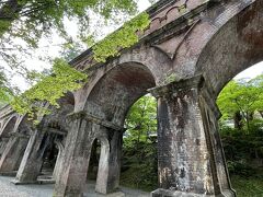 有名な南禅寺の水路閣！
さっきの水路はこのアーチの上を通っています。
なんだかんだで現役なことに驚きます。