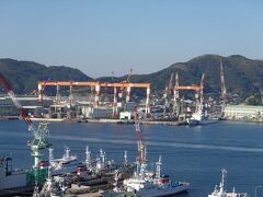 対岸の三菱重工業 長崎造船所が良く見えます