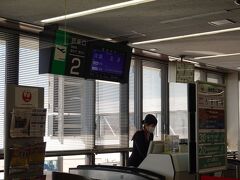 長崎空港に到着。
12:35発のJL610 便で羽田に向かいます。
