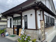 東照宮のある日光の中心街へで昼食！
食事の狙いは「ゆば料理」
という事でさん「フィールド」というこじんまりとした店に訪問
店の横に広い駐車場もあり、待たずに入店出来てラッキー！