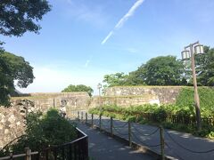9時頃、最初の観光地である「名古屋城」に着きました！ 名古屋の観光名所といえば、やっばここですよねー