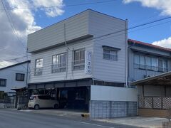 本日泊まるのは駅から歩いて15分ほどの距離にある民宿「さわや」。磯前神社近くの宿はぜんぶ埋まっていたので、ここからだと初詣行くのに40分くらい歩くことになります。まあ、日光の時（https://4travel.jp/travelogue/11628203）も駅前の宿から東照宮まで歩いたし、エストニアやキルギスで揃えた防寒具で来てるので大丈夫でしょう。

宿で荷物だけ預かりをお願いすると、おかみさんに「自転車で回るの？」と聞かれました。レンタサイクルがあることを想定していなかったので聞いてみると、向かい側にあるショッピングモール、シーサイドステーション内にあるそう。まずはそこに行ってみることに。