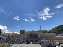 小樽駅、ちょっと見てみたいけど、建築とか歴史に興味がない友人の足はもう駐車場に向かっているので、またの機会に。