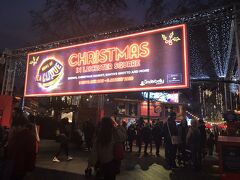 レスタースクエアにて、クリスマスマーケットが年始にもかかわらず開催されていました！ツリーのオーナメントのお店からフードの屋台などもありとても楽しいです。