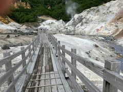 地獄谷の散策路を先端まで往復してきました。思っていたより近かった気がします。