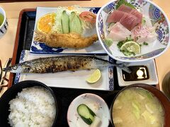 夕食、おまかせ定食、1100円。