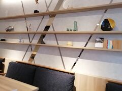 ホテルインターゲート東京京橋にチェックイン。
さっそくラウンジでお茶です。