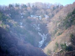 翌朝 快晴 みなかみはまだ雪が残っています