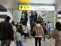 (写真) 18:27 豊橋着。ラッシュアワーで混んでました。