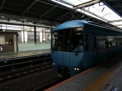 両親と妹家族とは方向が違うので本厚木駅で降ろしてもらいここから電車で帰宅します。
とりあえず新宿に向かえば良いのかなと思ったら北千住行きがありました。
北千住行きの方が帰宅には便利なので助かりました。
ロマンスカーに乗ったのは多分30年振り位だと思います。