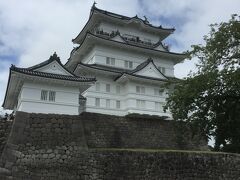 ★目的地②「小田原城」

小田原駅から10分ほど歩き小田原城に到着。天守閣･歴史見聞館･常盤木門の3館共通チケットを購入。