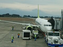 時間が近づいたので制限エリア内へ。今回乗る飛行機です。