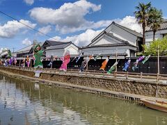 ★目的地①「蔵の街」

栃木駅から少し歩き、巴波川沿いを散策。「蔵の街遊歩道」として整備されている。