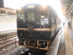 入線してきました。
今回のツアーの最後を飾る列車です。
