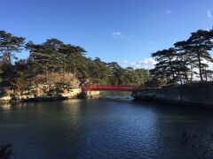 続いて雄島へ。写真中央は有名な「渡月橋」
