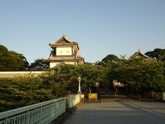 石川門から金沢城公園へ入る
