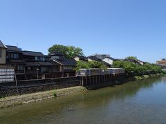 主計町茶屋街（かずえまちちゃやがい）
金沢三茶屋街のひとつで、ひがし茶屋街と隣接している