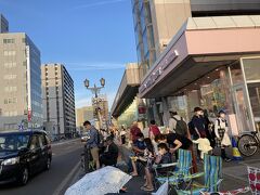 弘前市に到着。ねぷた祭りの始まる約1時間前です。

まず場所取りをしなければなりません。