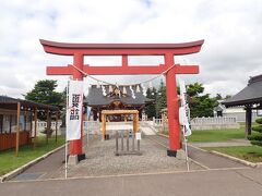 そして美瑛市街に戻ってきました。
で・・美瑛神社へ。

美瑛三大パワースポットの一つ
（他は青い池・白髭ひげの滝）
そして北海道三大パワースポットの一つとされています。
（他は北海神宮・洞爺湖）

とにかく良い気が流れる場所なんですって！