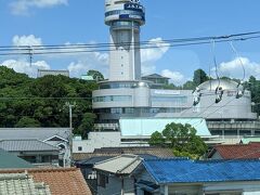 進行方向右側にこれが見えたらもうすぐ明石駅です。
一度行ったことがあります。