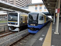 木更津から君津まで一駅普通電車で移動。
この一駅をケチることで特急料金がお得になるのだ！
君津9:17>>新宿さざなみ1号館山行き>>館山10:06