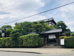 動物園沿いを5分歩いて、有名な権太呂(岡崎店)へ。