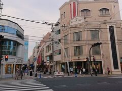 元町ショッピングストリートに入ります。
