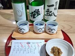 9月にも行った、信州くらうどで利き酒。
利き酒セットは700円。