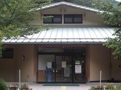 三度自主運行バスで白樺荘に　他に乗客は旅行者と地元民が１人ずつでした