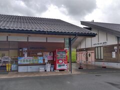 「DLやまぐち」往路の撮影は無事に終了したので徳佐から山を一つ越した柚木へ向かい、農産物加工販売所に併設されている食堂へ向かいます。

こちらでは手打ちうどんが頂けれますが、「今日は蕎麦もありますよ」の言葉で「肉そば」を頂きました。