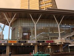 本日の宿はゆいレール旭橋駅

那覇バスターミナルの老朽化により周辺一帯は再開発され様変わり
バスターミナルの上にオフィス、ショッピングモール、図書館などが整備