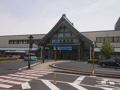 出雲市駅の駅舎はカッコいいですが、駅の周りはそこまでお店が多くなくのんびりとした雰囲気でした。