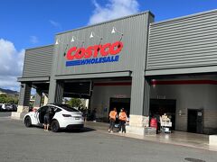 カイルアの帰りにハワイカイのコストコにやってきました。イヴィレイ店になかった『ウェット&ワイルド』のギフト券を探しにきたのですが、こちらでも販売されていませんでした。