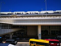 元ラブホみたいな怨念籠った安宿に泊まって翌日お昼頃に那覇空港へ。