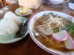 11：00　冨士食堂

お昼は大衆食堂にて。
こんなお店が我が地元に欲しい。


ラーメン定食　700円