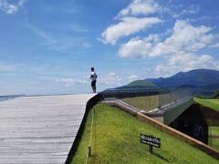 天気よくて青空と緑が良く映える。
帰りはリフトでなく徒歩で戻った。
日影が多くて涼しかったからこれが正解だったと思う。
駐車場はもう満車になってたから、早く出発したのも大正解。