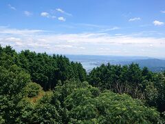 山の上からまわろうと、バスで比叡山頂まで行ってみたけど･･･
お寺はないのね･･･琵琶湖の景色を見て来ました。